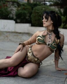 Sexy Halloween babe